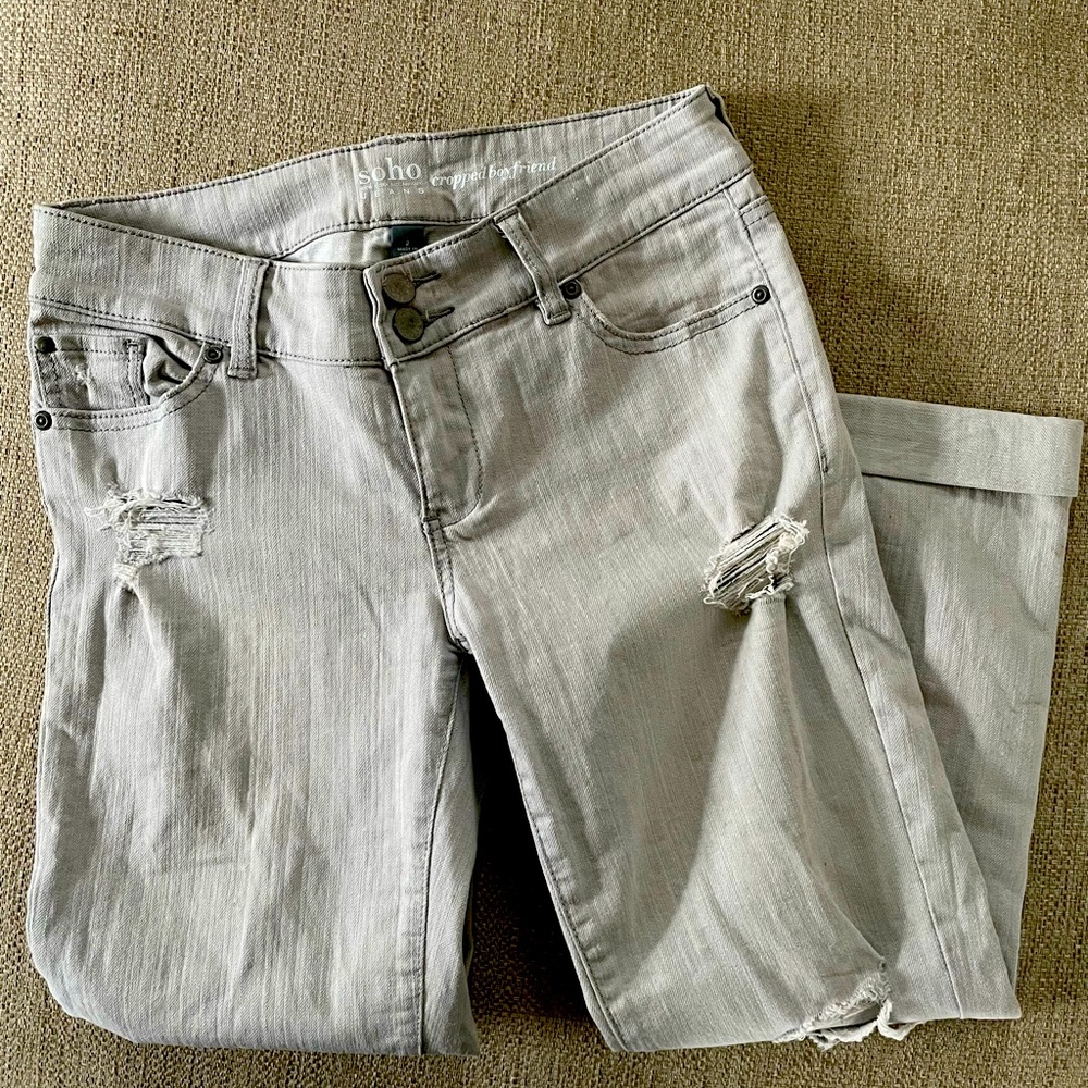 Cropped boyfriend jeans